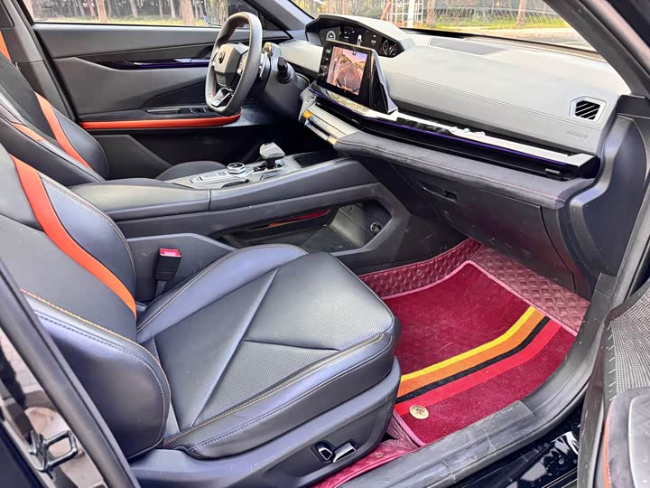 Фото 11 - Changan UNI-V