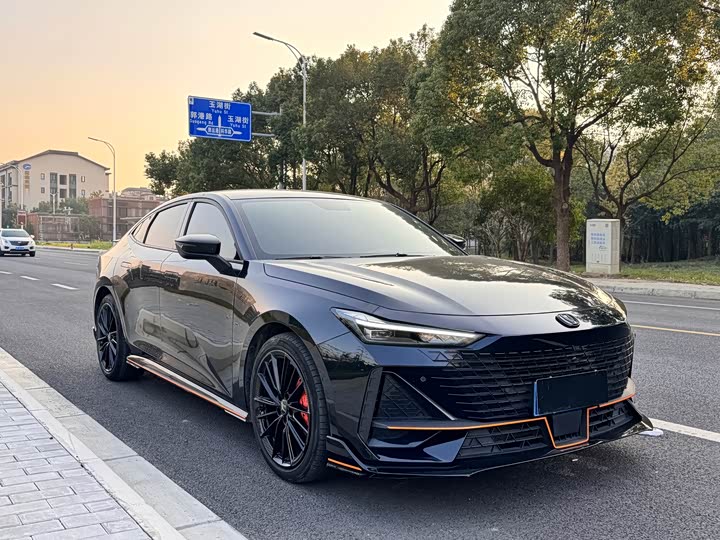 Фото 3 - Changan UNI-V