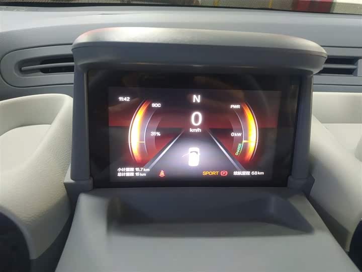 Фото 12 - Bestune Pony