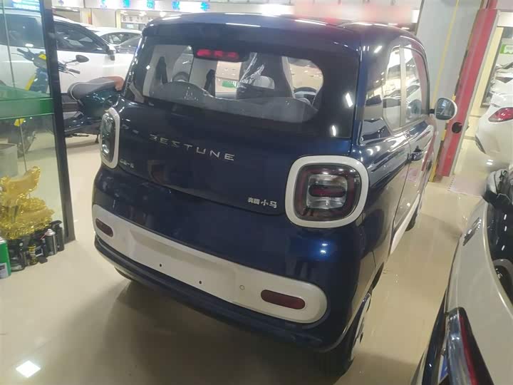 Фото 7 - Bestune Pony