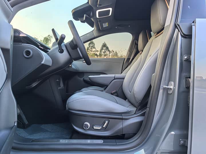 Фото 7 - Zeekr X