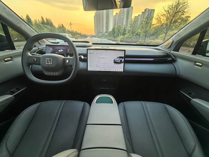 Фото 9 - Zeekr X