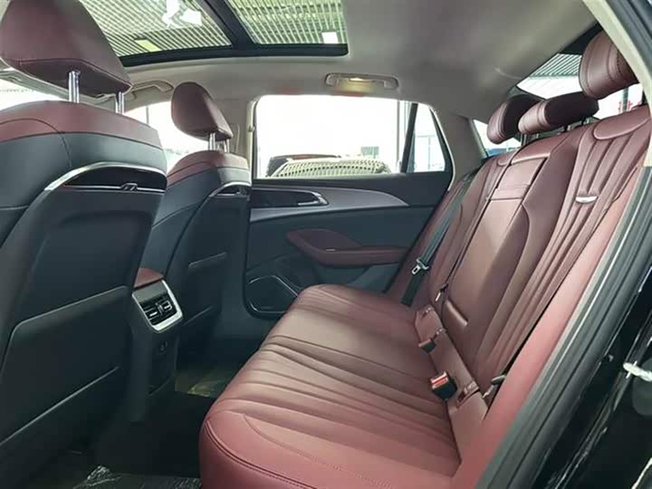 Фото 6 - Hongqi H5