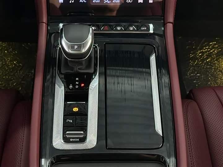 Фото 8 - Hongqi H5