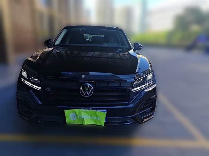 Фото 2 - Volkswagen Touareg