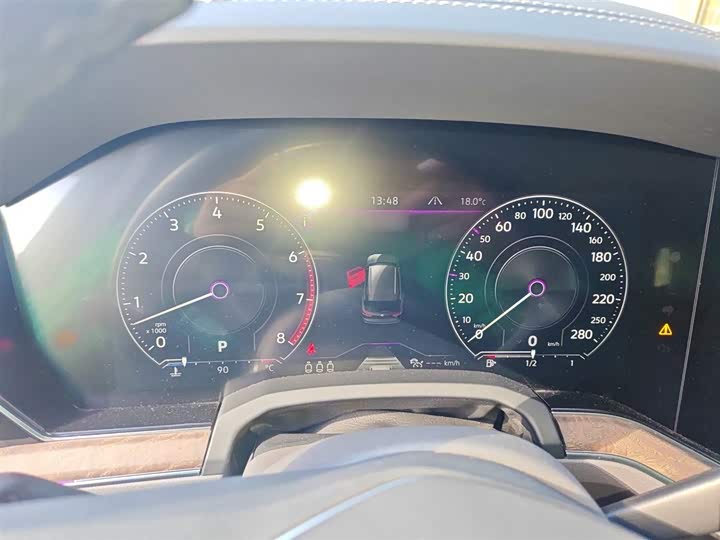 Фото 4 - Volkswagen Touareg