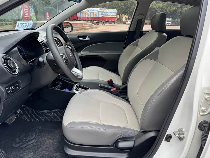 Фото 15 - Kia Pegas