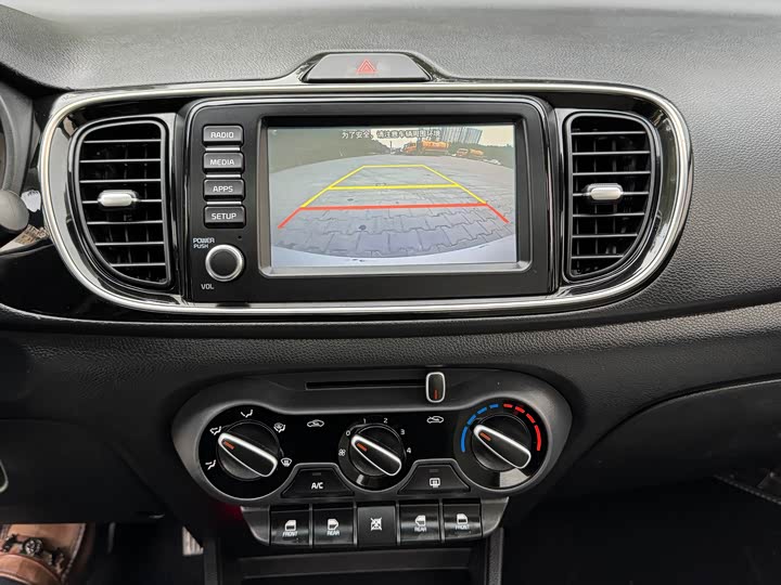 Фото 19 - Kia Pegas