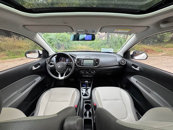 Фото 21 - Kia Pegas