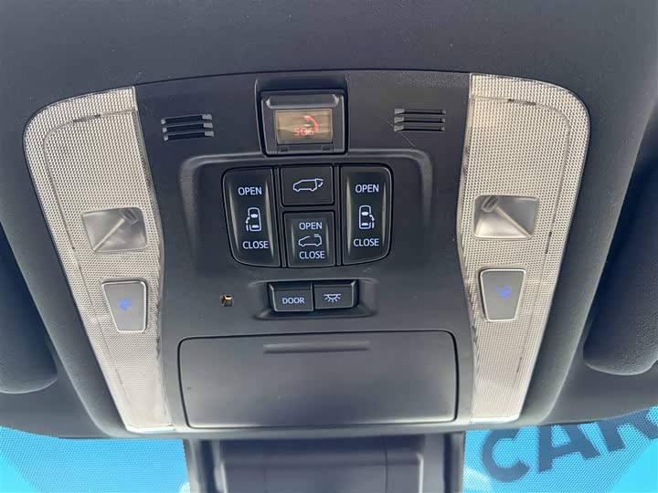 Фото 17 - Toyota Alphard