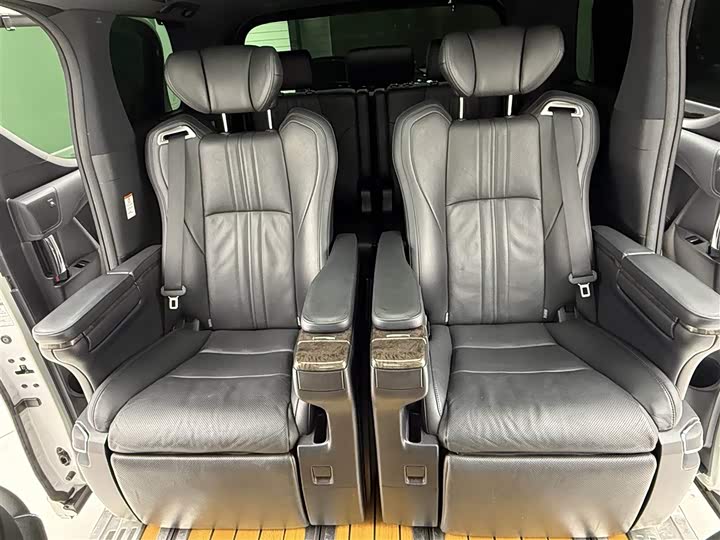 Фото 23 - Toyota Alphard