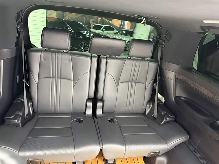 Фото 25 - Toyota Alphard