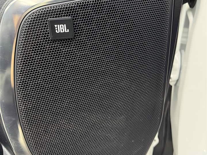 Фото 28 - Toyota Alphard