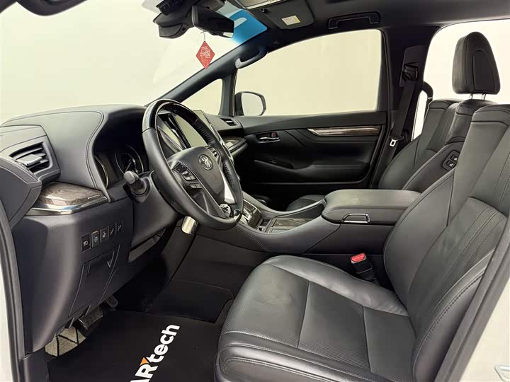 Фото 8 - Toyota Alphard