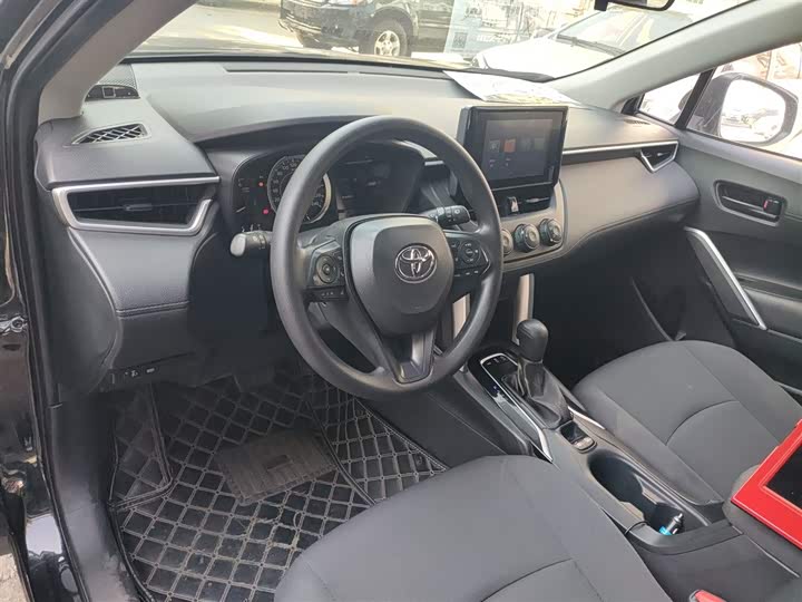 Фото 10 - Toyota Corolla Cross