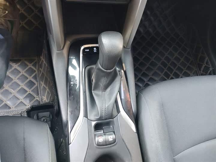 Фото 14 - Toyota Corolla Cross