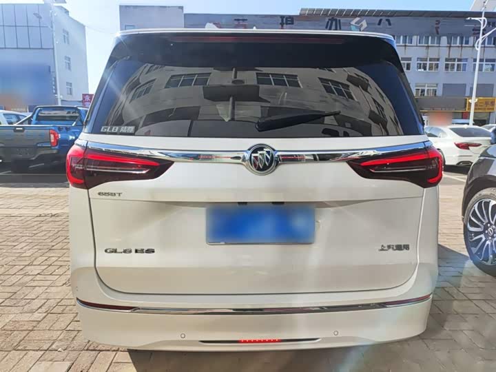 Фото 6 - Buick GL8 ES