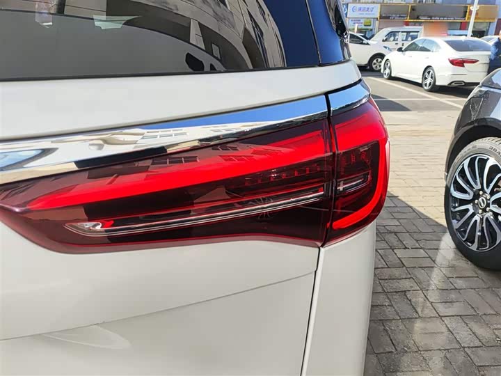 Фото 8 - Buick GL8 ES