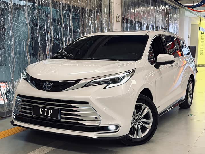 Фото 1 - Toyota Sienna