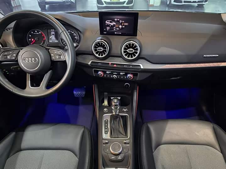 Фото 12 - Audi Q2L