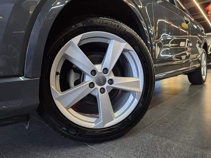 Фото 17 - Audi Q2L