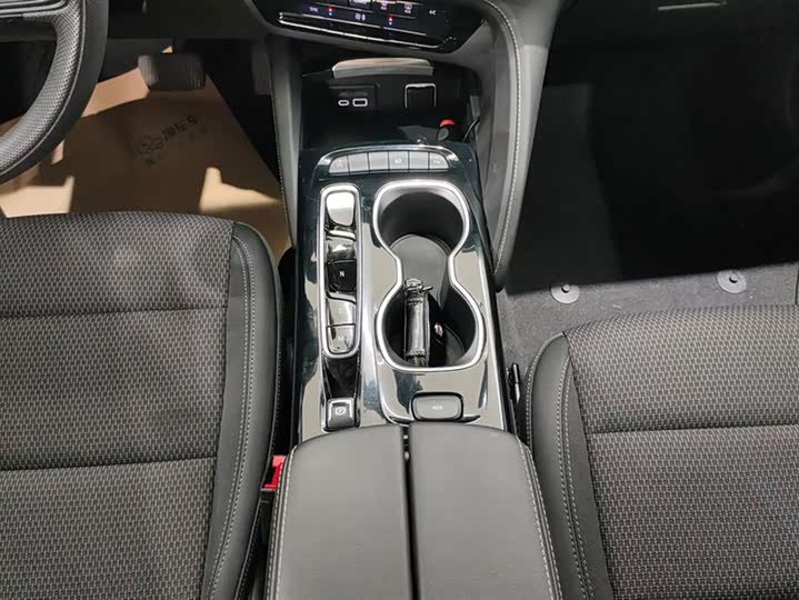 Фото 16 - Buick Envision Plus