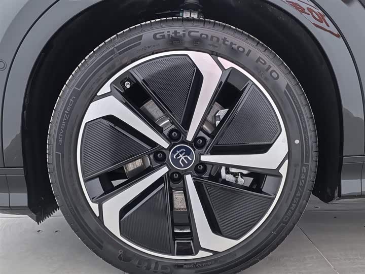 Фото 17 - BYD Song L