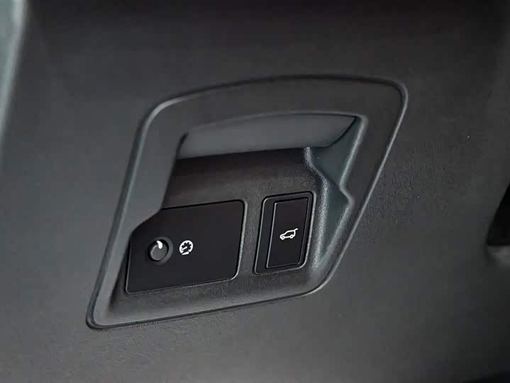 Фото 21 - Land Rover Range Rover Velar