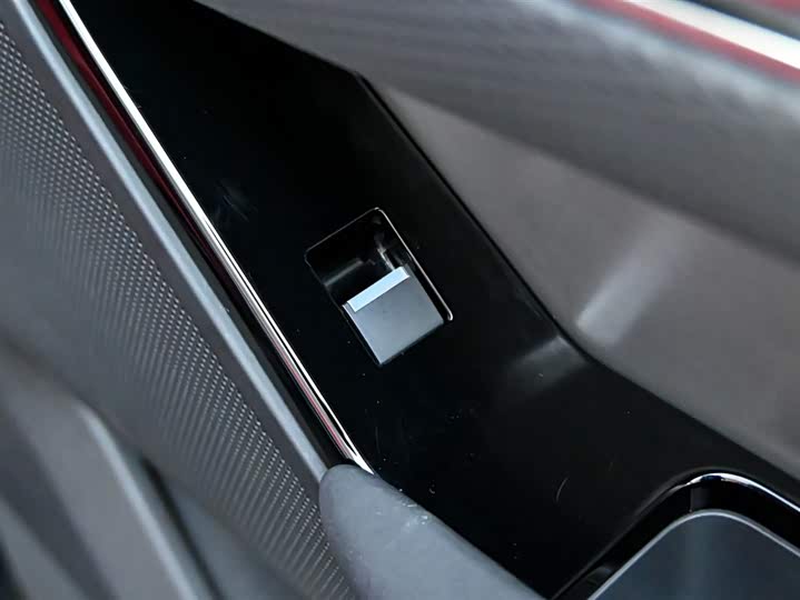 Фото 25 - Land Rover Range Rover Velar