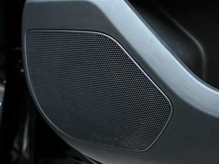 Фото 27 - Land Rover Range Rover Velar