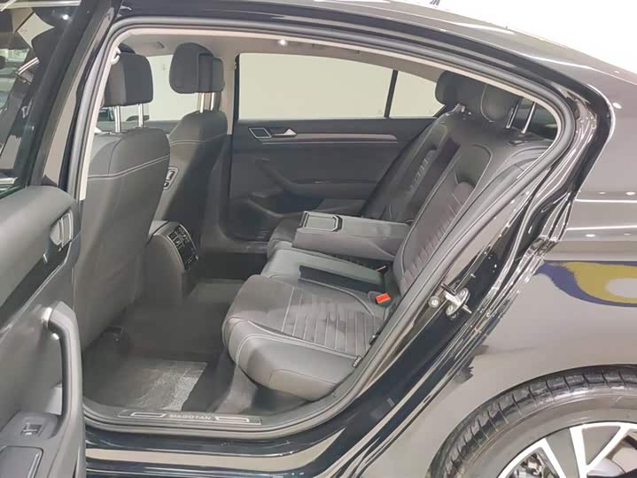 Фото 11 - Volkswagen Magotan