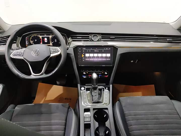 Фото 12 - Volkswagen Magotan