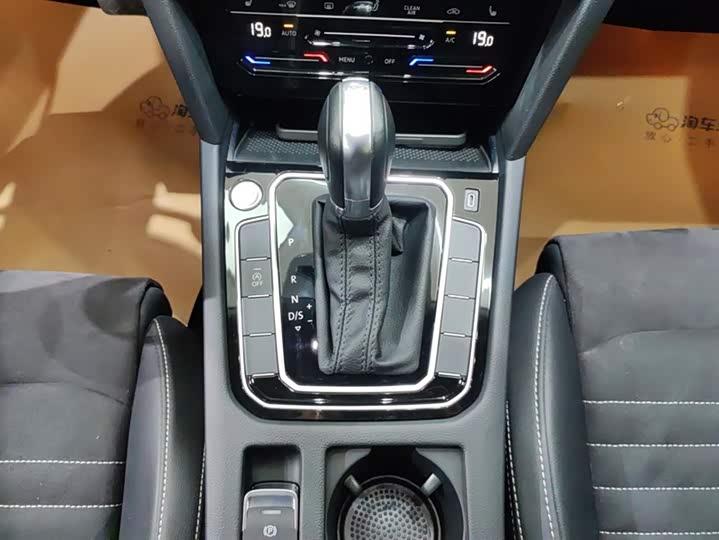 Фото 16 - Volkswagen Magotan