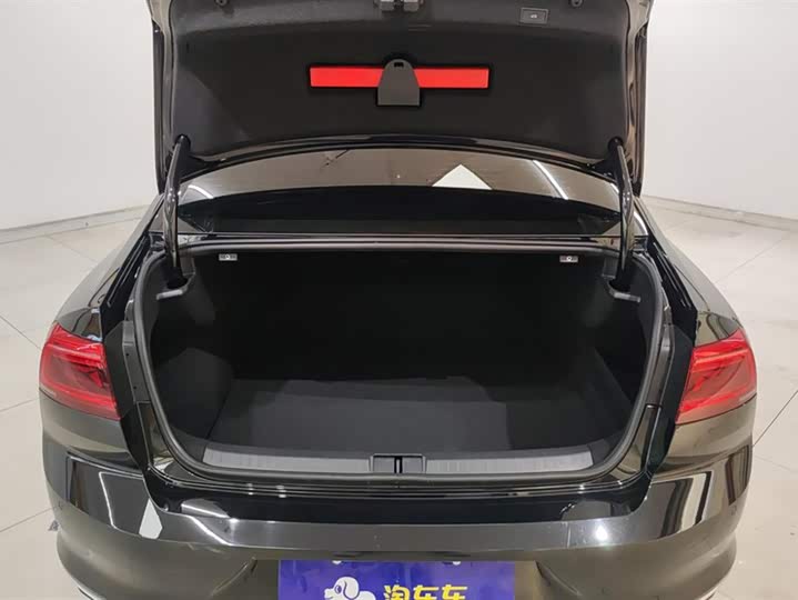 Фото 4 - Volkswagen Magotan