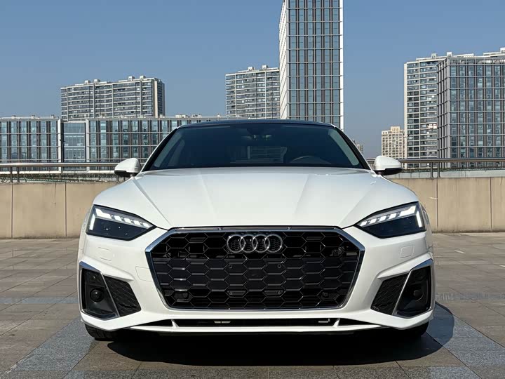 Фото 1 - Audi A5