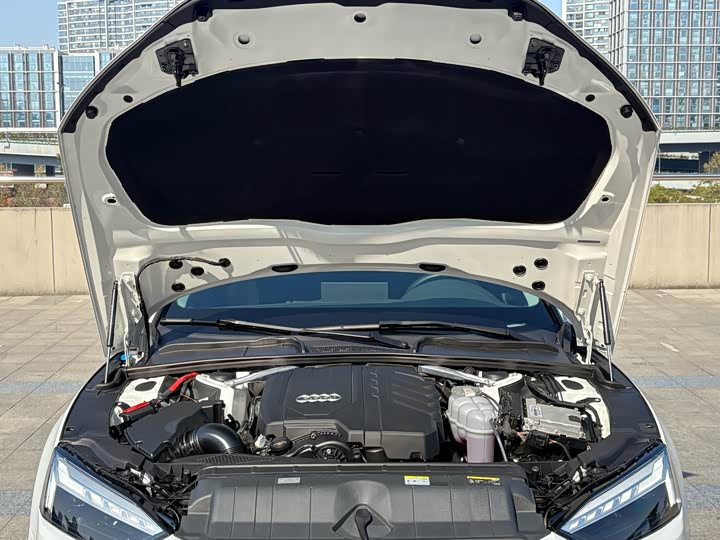 Фото 10 - Audi A5