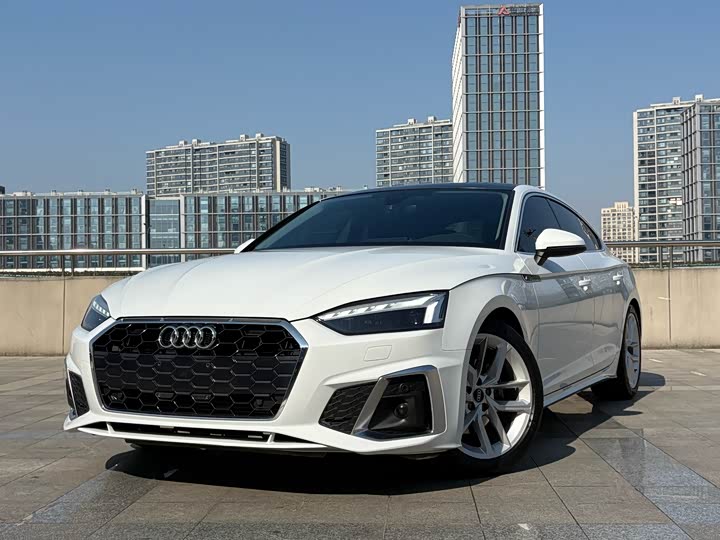 Фото 2 - Audi A5