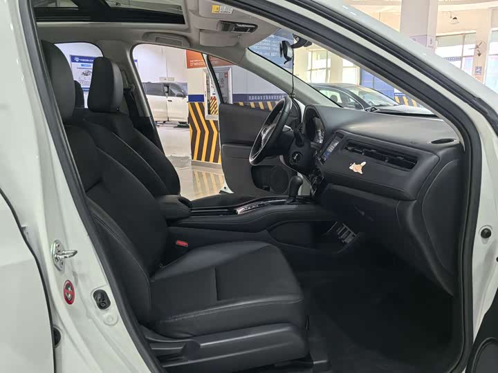 Фото 10 - Honda Vezel