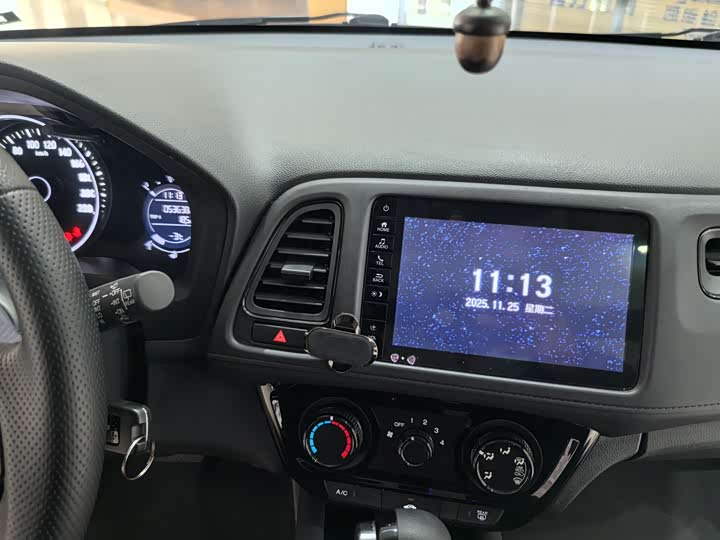 Фото 13 - Honda Vezel