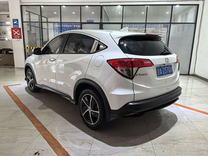Фото 6 - Honda Vezel
