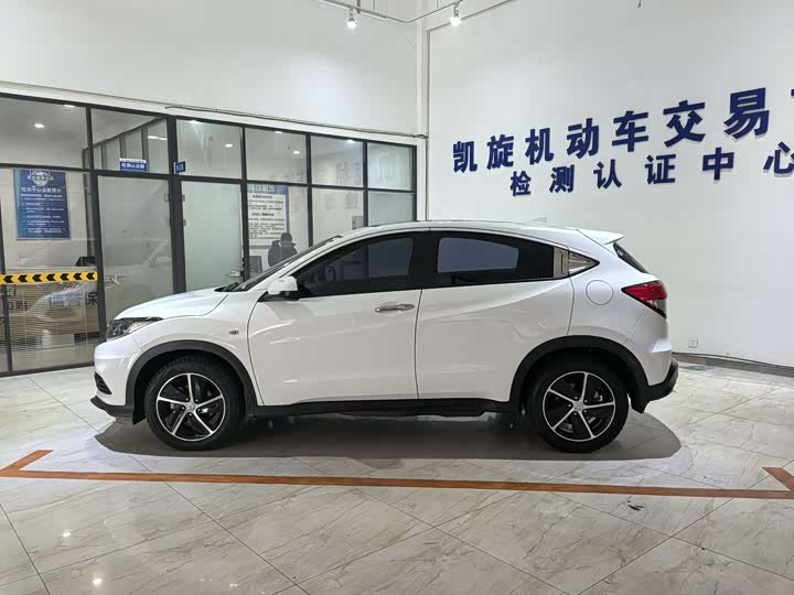 Фото 7 - Honda Vezel