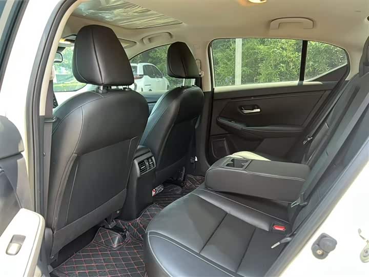 Фото 10 - Nissan Sylphy