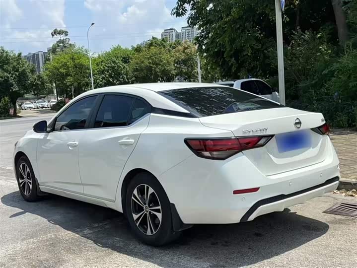 Фото 5 - Nissan Sylphy