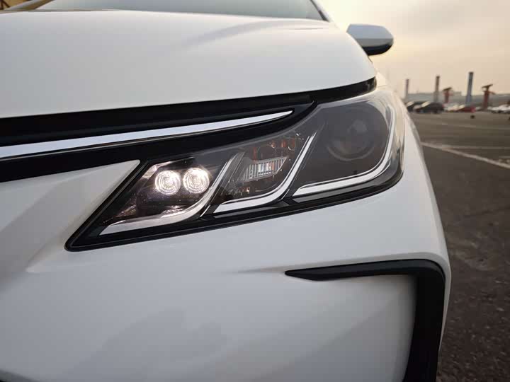 Фото 10 - Toyota Corolla