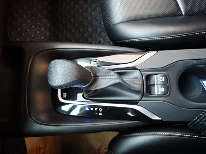 Фото 17 - Toyota Corolla