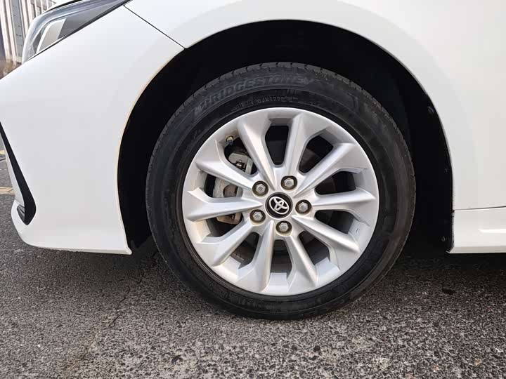 Фото 8 - Toyota Corolla