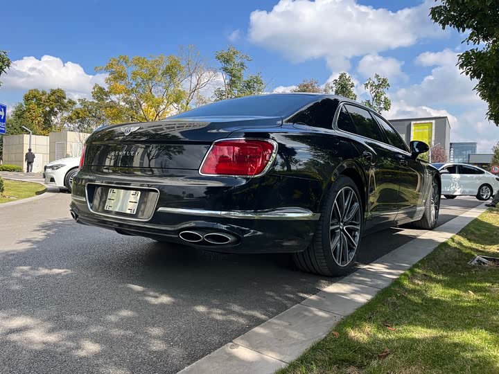 Фото 5 - Bentley Flying Spur