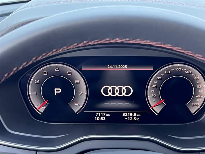 Фото 14 - Audi Q5L