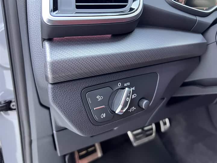 Фото 16 - Audi Q5L