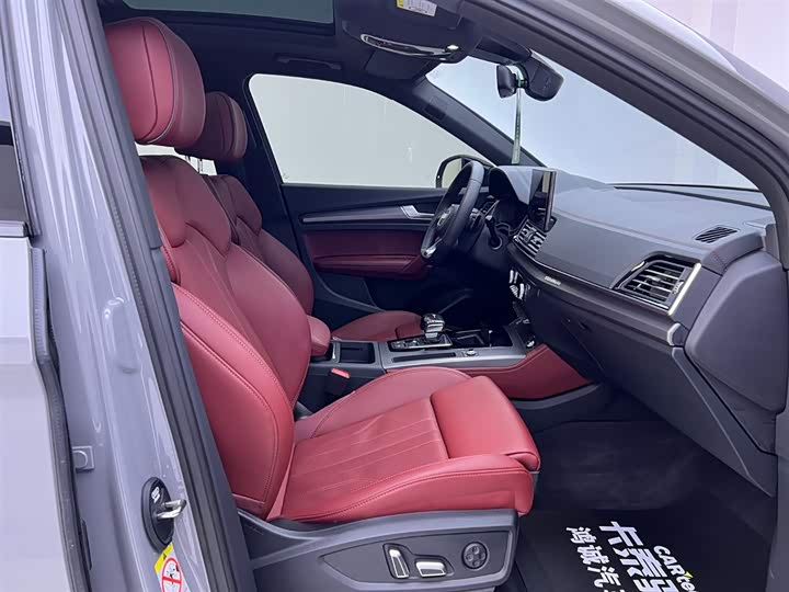 Фото 19 - Audi Q5L